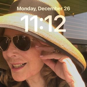 Meet your Posher, Leslie